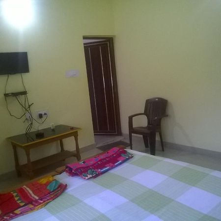 Sunrise Guest House บูบันเนสชวาร์ ภายนอก รูปภาพ