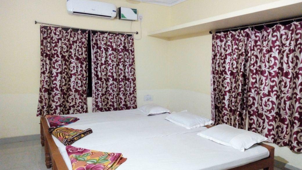 Sunrise Guest House บูบันเนสชวาร์ ภายนอก รูปภาพ