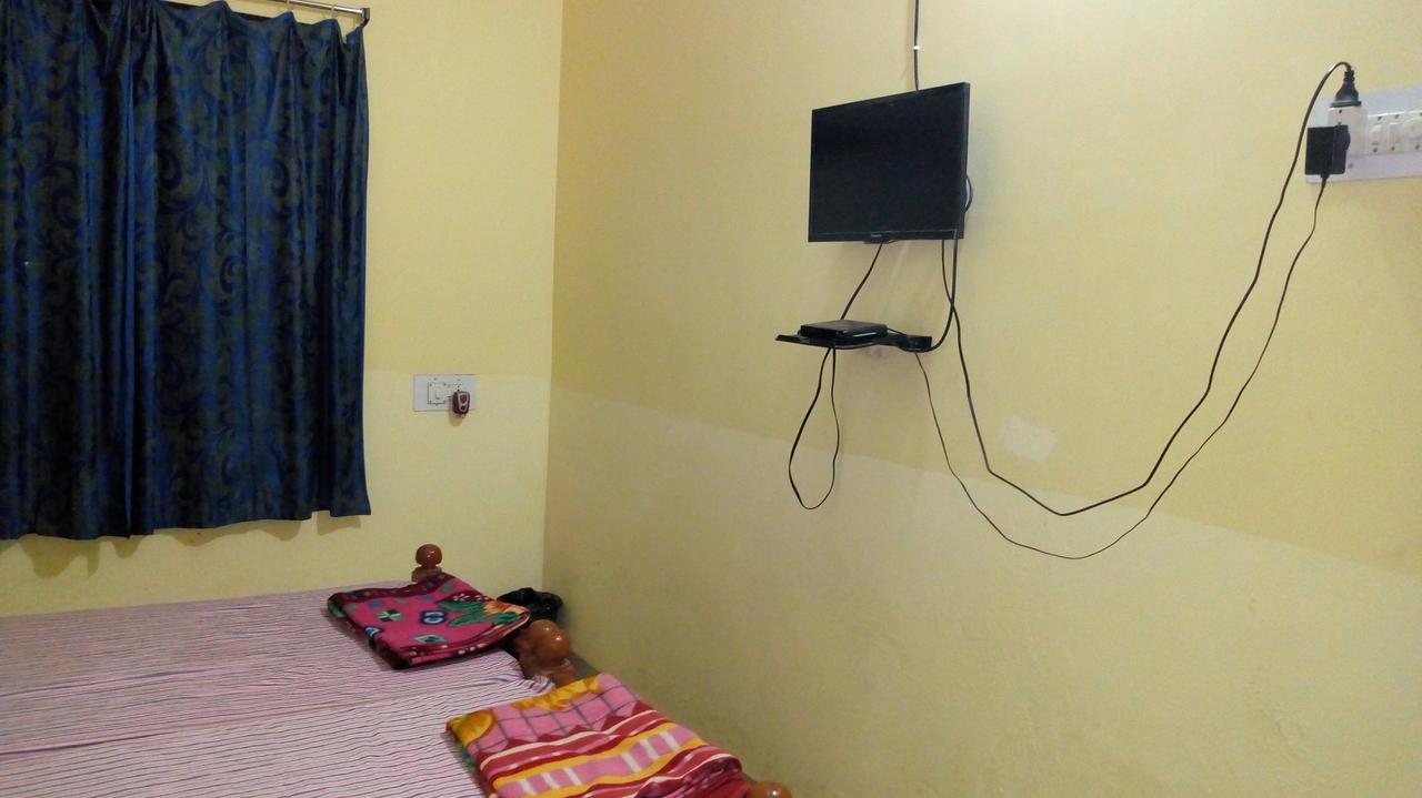 Sunrise Guest House บูบันเนสชวาร์ ภายนอก รูปภาพ