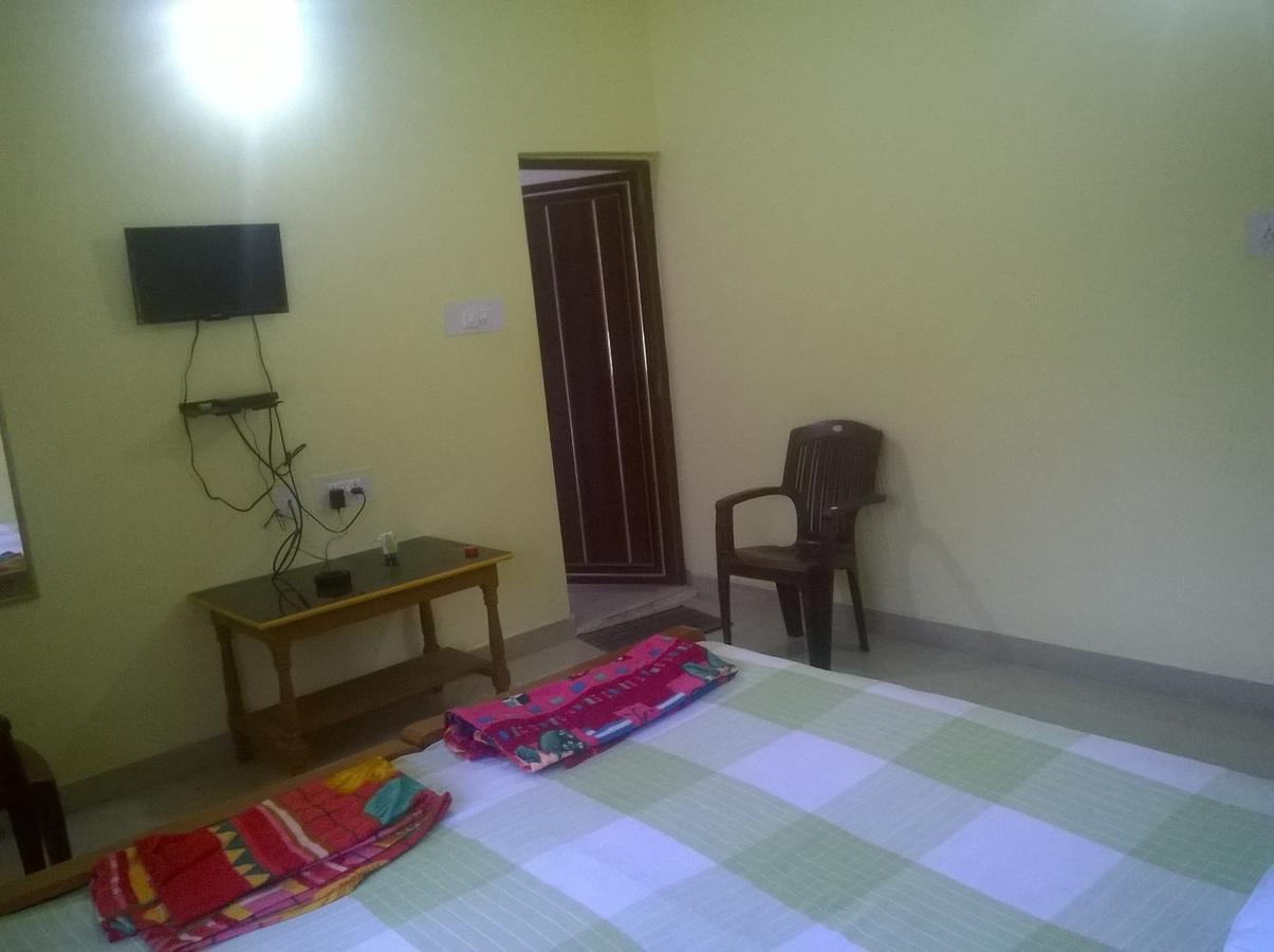 Sunrise Guest House บูบันเนสชวาร์ ภายนอก รูปภาพ